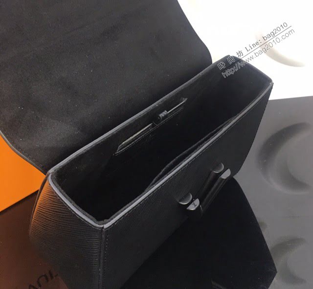 LV包包 LV新款女包 M55858 黑色啞光水波紋 TWIST中號手袋 LV單肩斜挎女包  ydh3655
